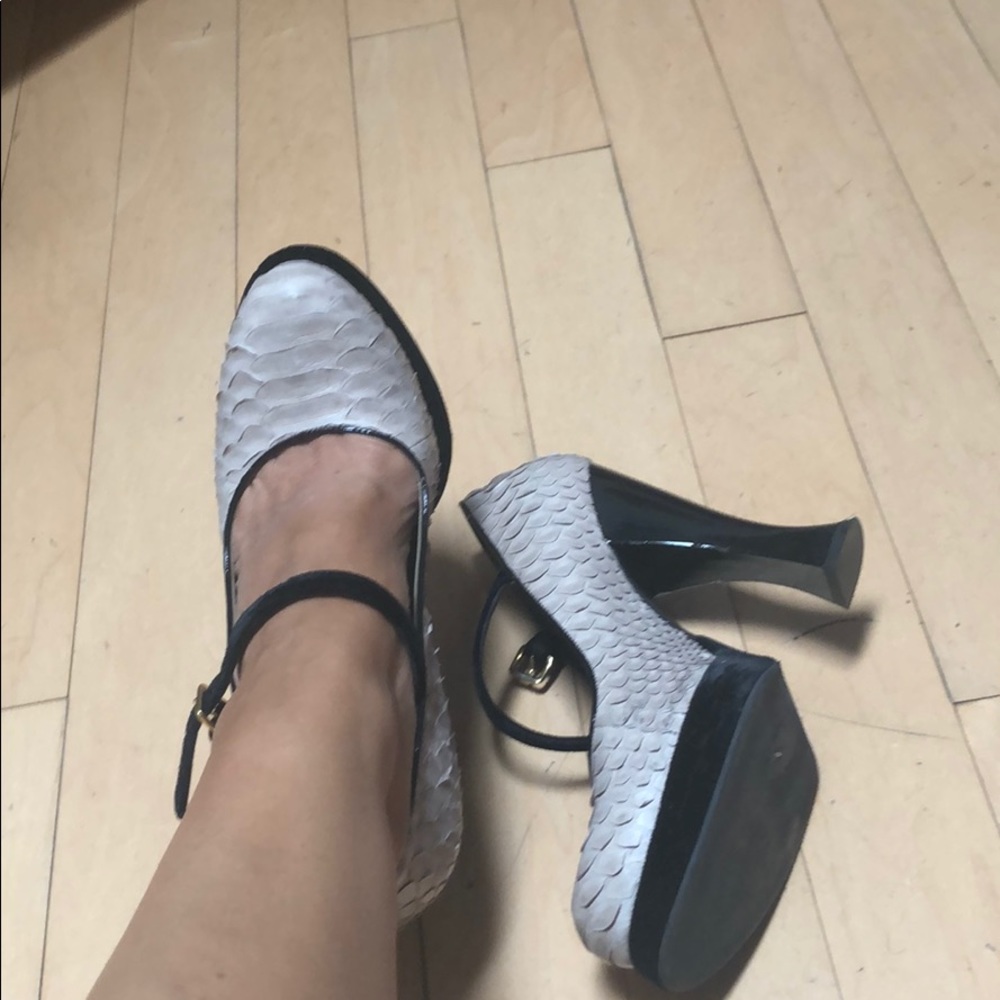 Marni 🐍 velvet platform, patent heel Mary Janes